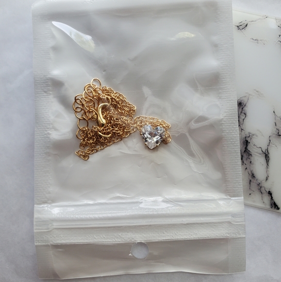 New Heart Pendant Necklace - Picture 6 of 6